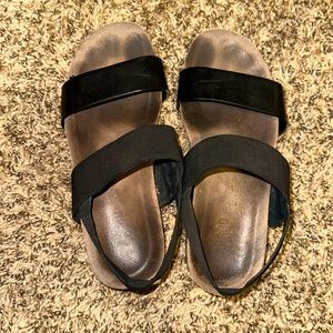 Munro black sandals